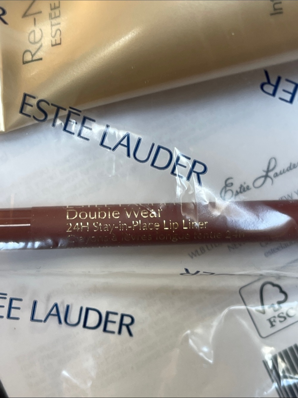 Estee Lauder Cosmetic Bag & Travel Size Samples - NTW - Picture 4 of 10
